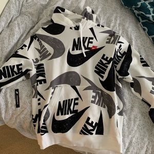 Nike Men’s Hoodie NWT